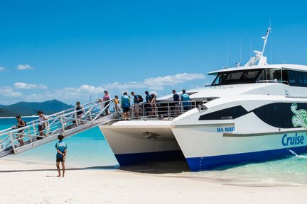 Whitehaven Beach and Hill Inlet Full Day Cruise 