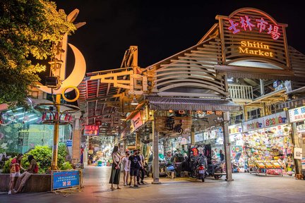 Tour gastronomico a piedi del mercato notturno di Shilin a Taipei