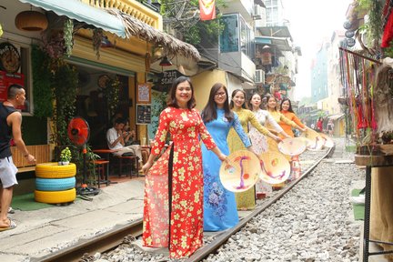 Tour privato di Hanoi su Instagram in moto o in auto