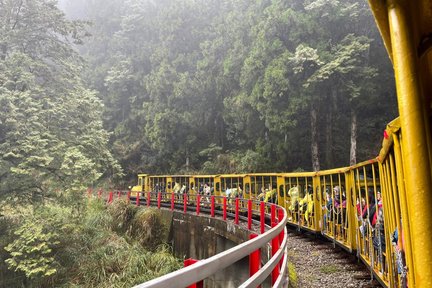 Eintägiger Ausflug zum Berg Taiping und zur heißen Quelle Jiuzhize | Abfahrt von Taipei und Yilan