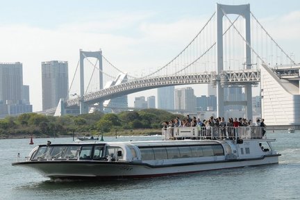 Crucero entre Asakusa y Odaiba por Tokyo Mizube Line en Tokio