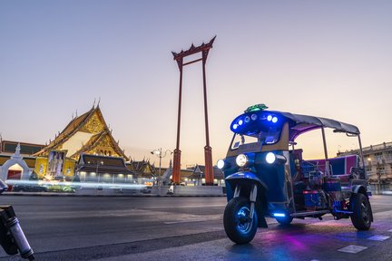 Tour Ẩm Thực Đường Phố Bangkok bằng Xe Tuk Tuk