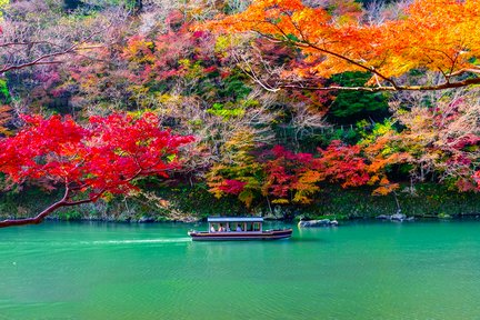 【京都嵐山&勝尾寺網紅美景打卡】嵐山小火車&伏見稻荷大社千本鳥居&網紅勝尾寺小達摩一日遊|大阪出發