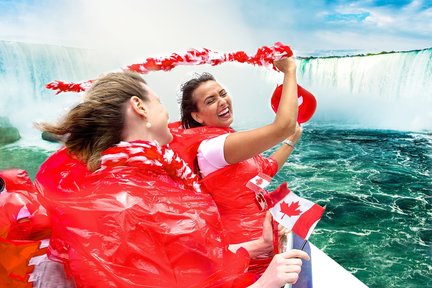 Niagara Falls Day Tour and Boat Cruise from Niagara Falls