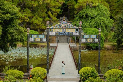 Tiket Makam Maharaja Minh Mang di Kompleks UNESCO Monumen Hue