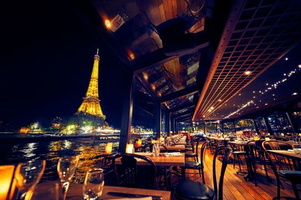 Seine River Cruise dengan Makan Siang atau Makan Malam di Paris