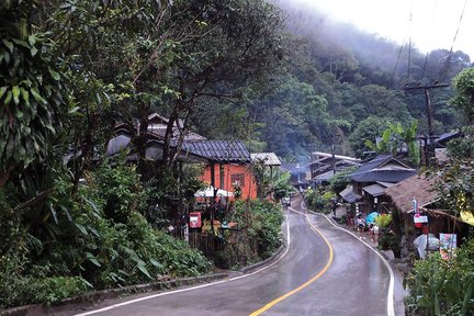 One Day Tour Mae kampong and San Kamphaeng Hot Springs