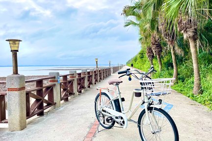 Penghu: Little Skylark electric bicycle rental experience