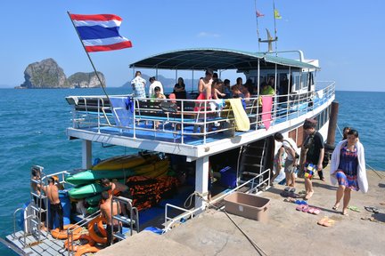 4 Island Snorkel Tour to Emerald Cave by Big Boat from Koh Lanta