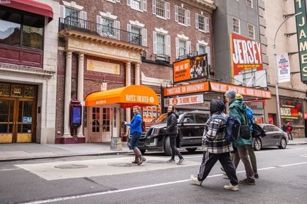 New York Broadway Behind the Scenes Experience Walking Tour