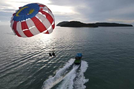 Pengalaman Watersport di Langkawi oleh Red Ray Watersports