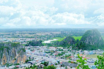 Visite privée d'une journée de la ville de Da Nang et de la plage de My Khe avec expérience au spa Galina et guide en anglais