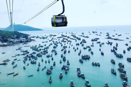 Excursion d'une journée de 4 îles en hors-bord avec téléphérique et expérience du parc aquatique Aquatopia à Phu Quoc