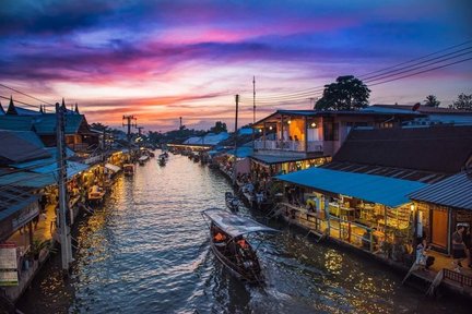 Amphawa firefly night tour & Thai costume wearing in Bangkok 