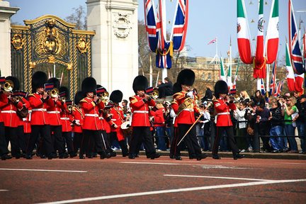 London & Buckingham Palace Half-day Cultural & Historical Tour