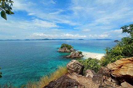 Tour en hors-bord des îles Phi Phi, Maya et Khai par PNT