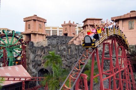 Boleto Sunway Lagoon con transferencia compartida de ida y vuelta en Kuala Lumpur