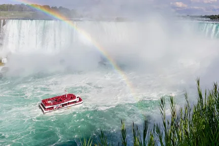  Toronto: Niagara Falls Day Tour with Boat Cruise Option