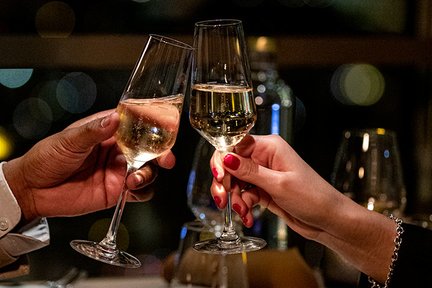 Esperienza con cena alla Madame Brasserie della Torre Eiffel a Parigi