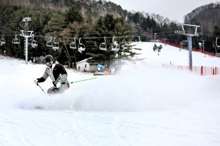 龍平滑雪度假村滑雪裝備租借 & 纜車票套票