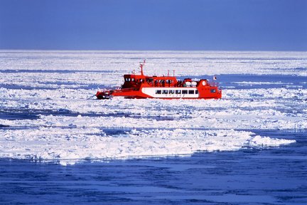 流氷砕氷船乗船＆層雲峡氷瀑まつりライトアップ日帰りツアー（札幌発）