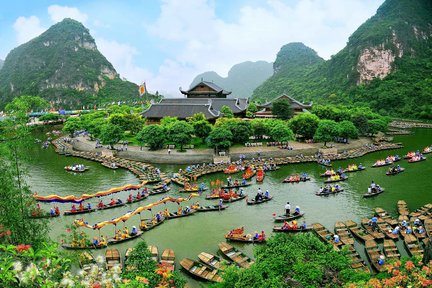 Hoa Lu, Trang An & Incense Quang Phu Cau Village Day Tour from Hanoi