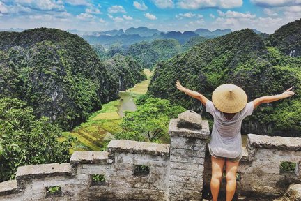 Hoa Lu, Tam Coc, Mua Cave Day Tour from Hanoi