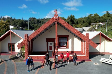 Whakarewarewa: el recorrido por el pueblo maorí vivo