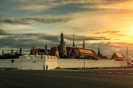 Tour privado de un día al Gran Palacio de Bangkok, Wat Phra Kaew y Wat Pho con almuerzo