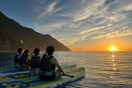 Hualien: Pengalaman SUP di Qingshui Cliff (Pakej Kumpulan Kecil)