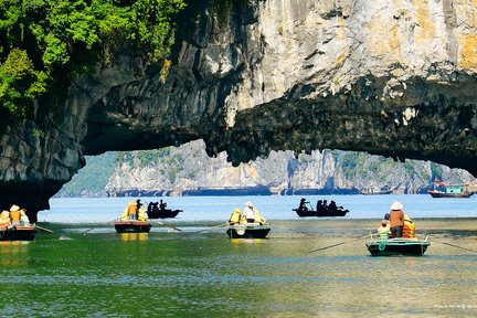 [Percorso 1] Tour in crociera di un giorno nella baia di Halong da Ha Noi (via autostrada)