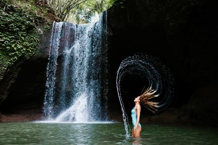 ทัวร์น้ำตกที่ดีที่สุดในบาหลีตะวันออกแบบส่วนตัว