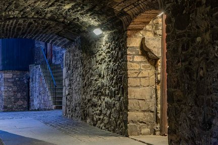 Edinburgh Dark Secrets of the Old Town Ghost Walking Tour