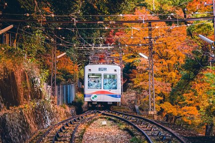 Biglietto di andata e ritorno per il tram Eizan e la funivia di montagna