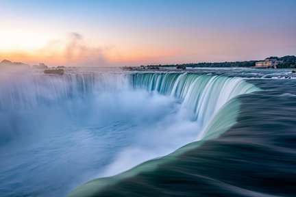 Small Group Toronto Round Trip Niagara Falls Day Tour