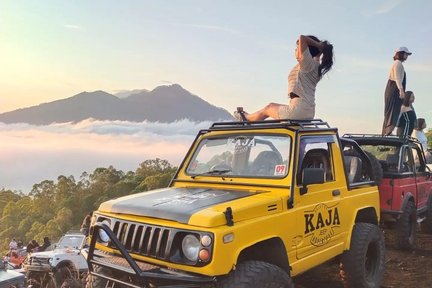 Tour ke Ubud Dayclub & Sunrise Gunung Batur dengan Jeep 4WD di Bali