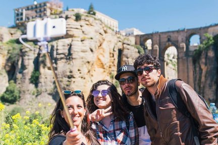 Ronda and Setenil de las Bodegas day tour from Malaga