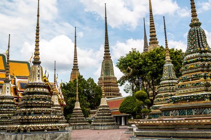 Bangkok Wat Pho & Wat Arun Walking Tour