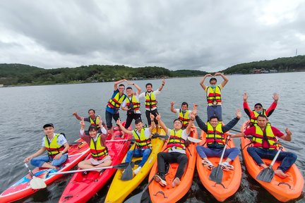 Tour Chèo Kayak Trên Hồ Tuyền Lâm Đà Lạt