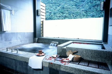 Unique Ba Ian Hot Spring Resort: Public Bath Or Private Bath