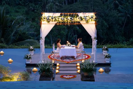 Romantic Dinner and Dining Experiences at Amateras Restaurant Ubud