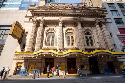 New York Broadway Behind the Scenes Experience Walking Tour