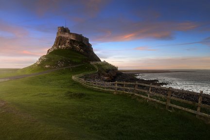 Holy Island, Alnwick Castle & Northumbria Tour from Edinburgh