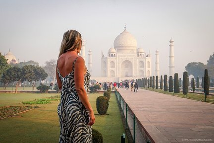 Private Taj Mahal Skip-the-Line Day Trip From Delhi with Options