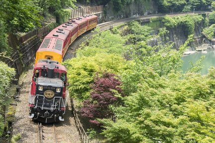 京都市内・嵯峨野トロッコ列車（嵯峨野観光鉄道）・保津川下り 1日ツアー