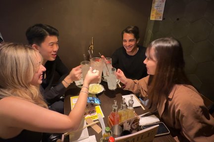 Tokyo Local Bar & Izakaya Crawl Guided Tour in Shibuya