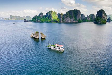 [Route 1] Halong Bay Day Cruise Tour from Ha Noi (via Highway)