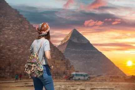 From Cairo: Pyramids of Giza, Sphinx, Saqqara & Memphis Tour