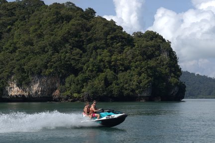 Jet Ski Fun Island Hopping Tour en Langkawi por Mega Water Sports