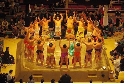 November Sumo Tournament tour in Fukuoka (Tickets Included)